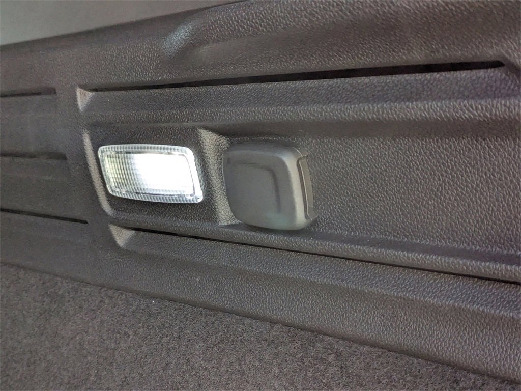 Used 2023 Cadillac XT4 Premium Luxury image 13