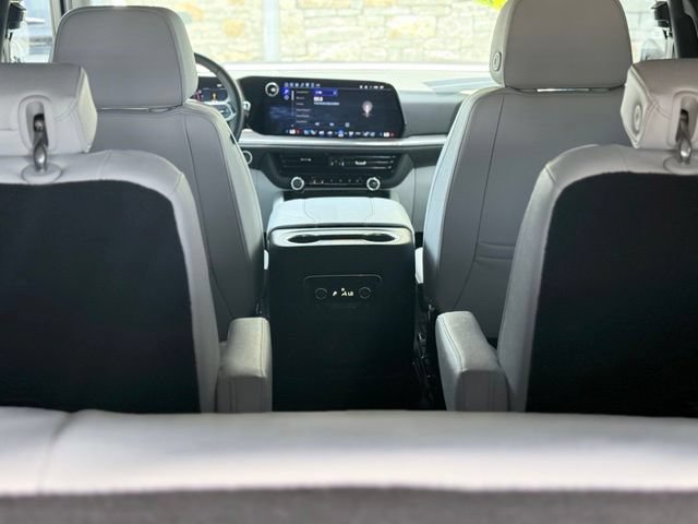 Certified 2025 Chevrolet Suburban Premier AWD/4WD image 22