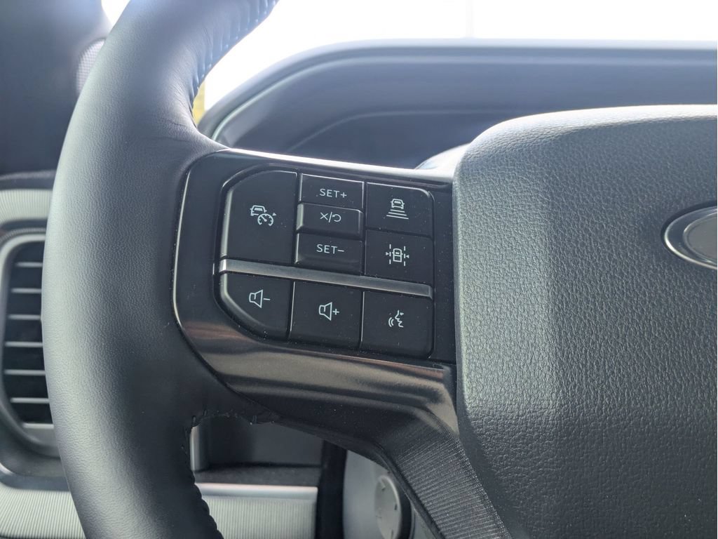 Used 2025 Ford F450 Platinum w/ FX4 Off-Road Package AWD/4WD image 21