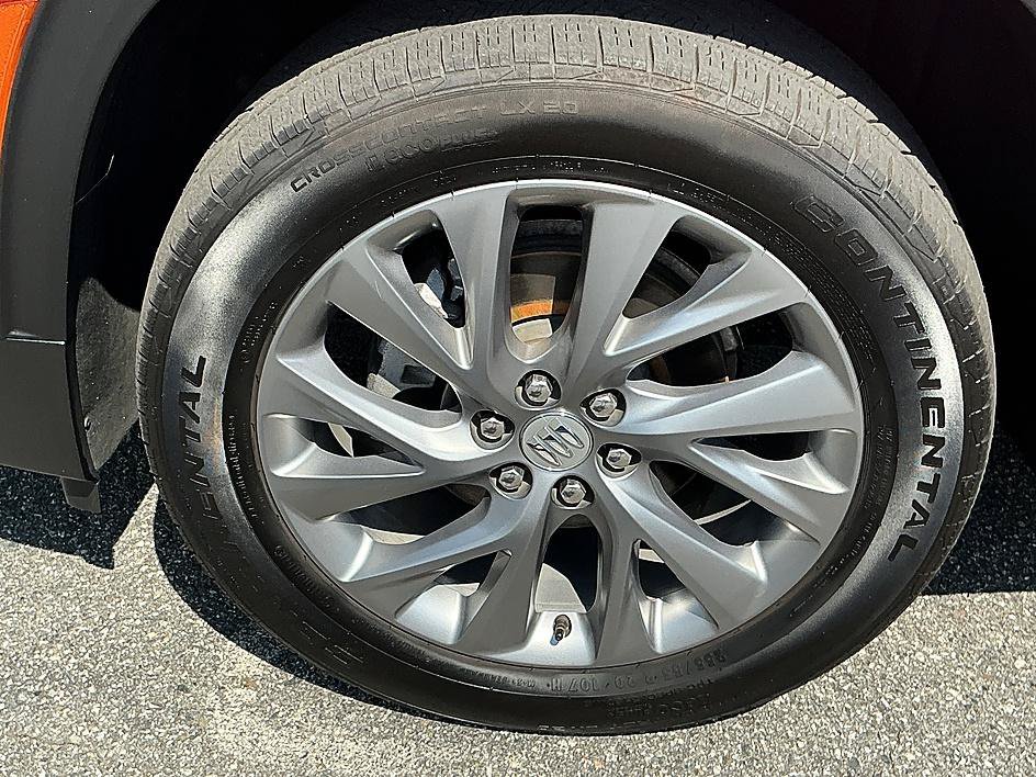 Used 2025 Buick Enclave Preferred FWD image 9