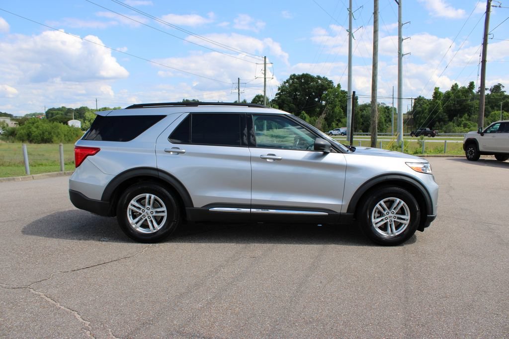 Used 2021 Ford Explorer XLT w/ Equipment Group 202A RWD image 17