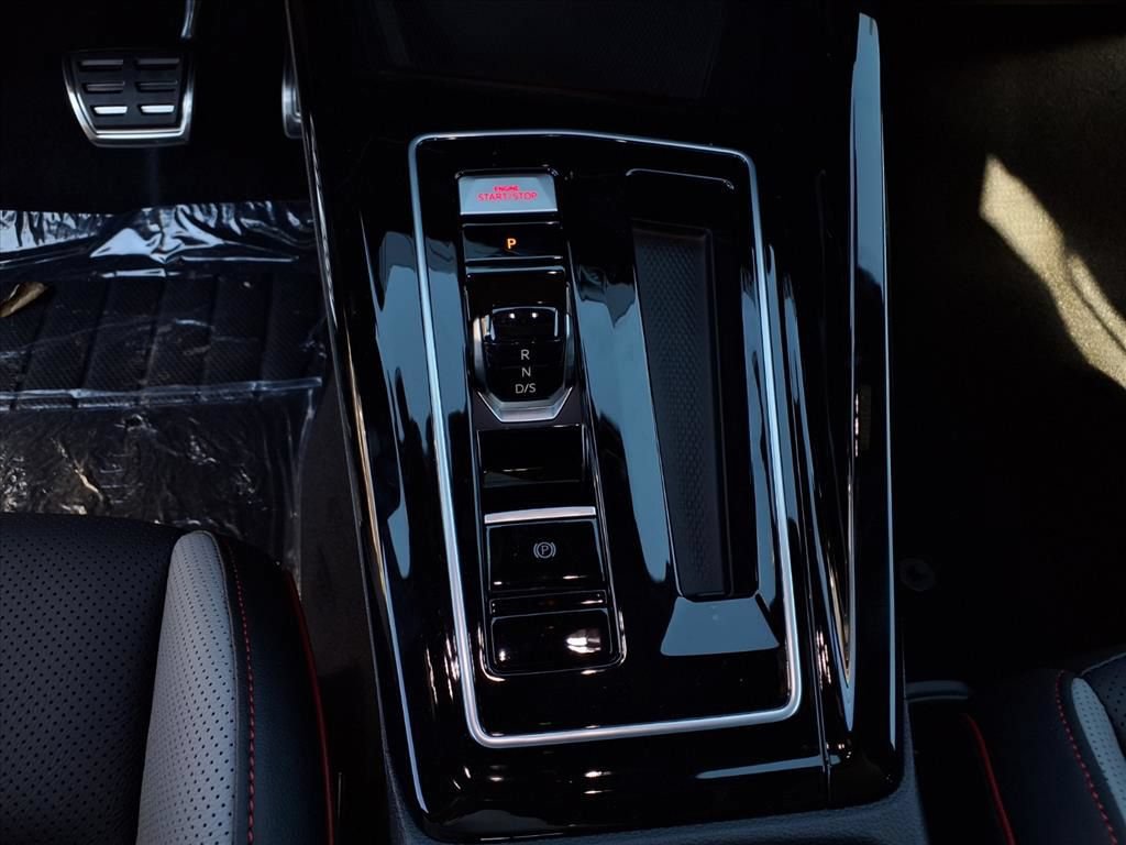 New 2026 Volkswagen GTI SE FWD image 9