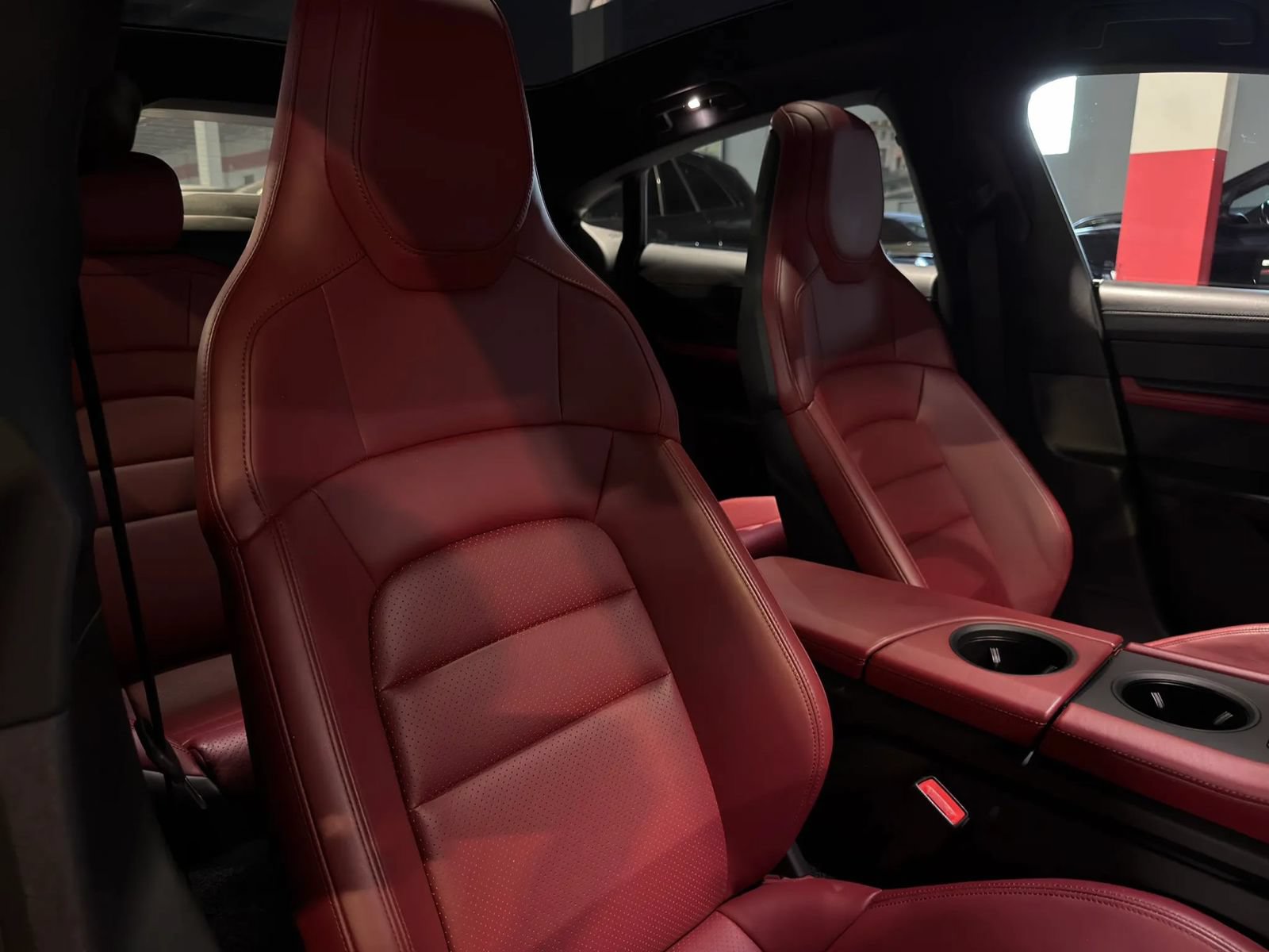 Used 2022 Porsche Taycan RWD image 61
