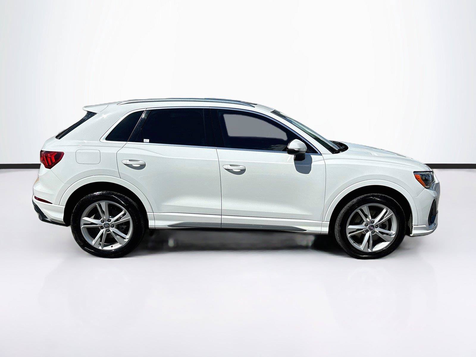 Used 2020 Audi Q3 2.0T Premium w/ Convenience Package AWD/4WD image 8