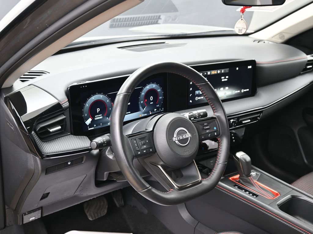 Used 2025 Nissan Kicks SR image 17