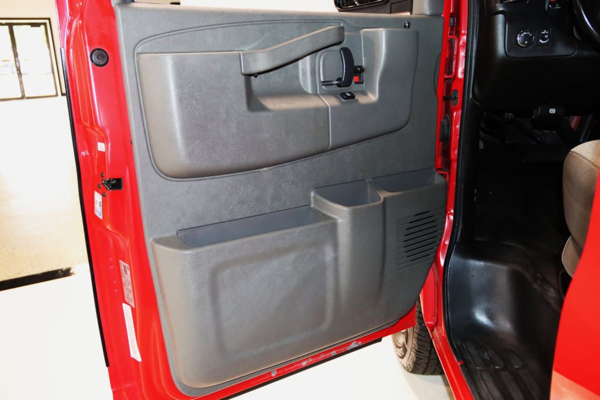 Used 2023 GMC Savana 3500 Extended w/ Driver Convenience Package RWD image 29