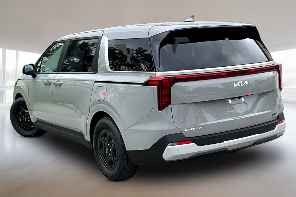 New 2027 Kia Carnival FWD image 3
