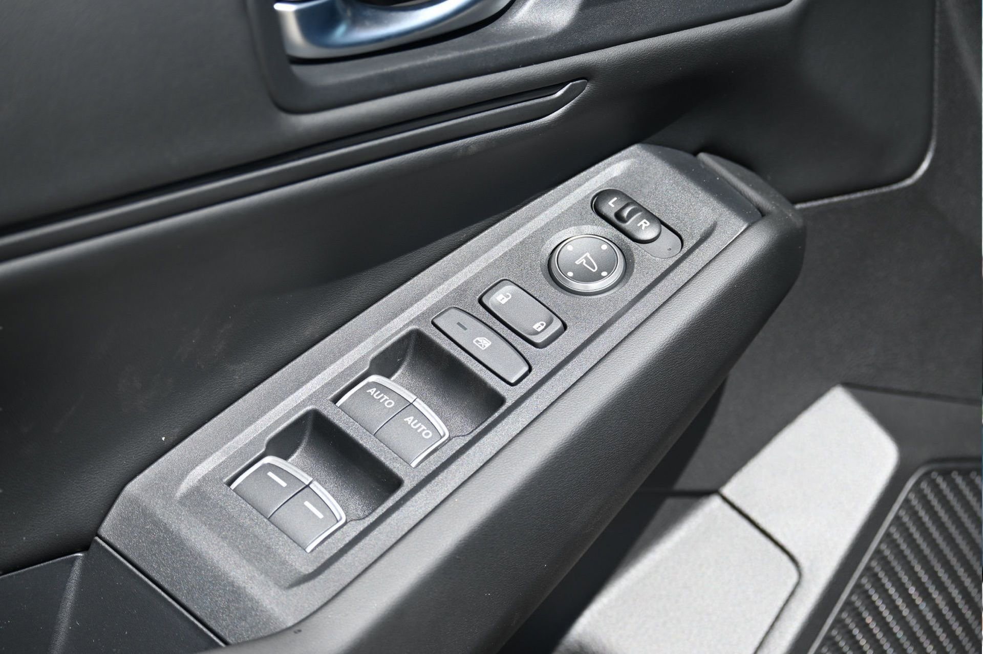 New 2025 Honda Accord SE image 17