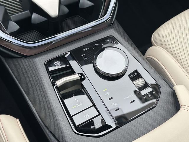 Certified 2025 BMW X3 xDrive30i w/ Premium Package image 36