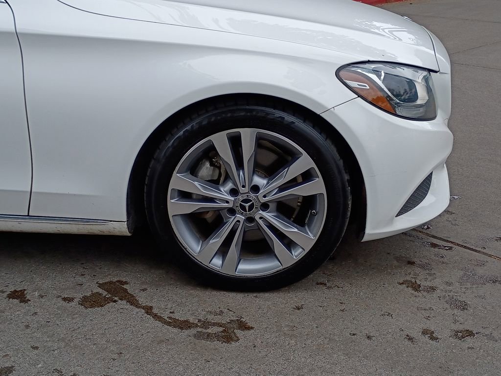 Used 2018 Mercedes-Benz C 300 Sedan image 2
