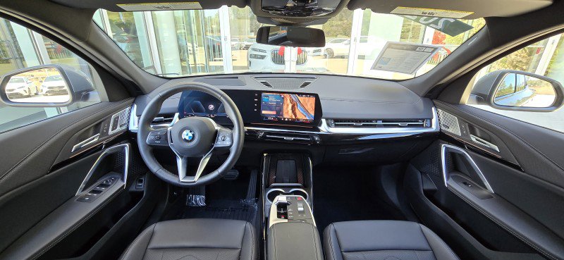 Certified 2025 BMW X2 xDrive28i w/ Premium Package image 12