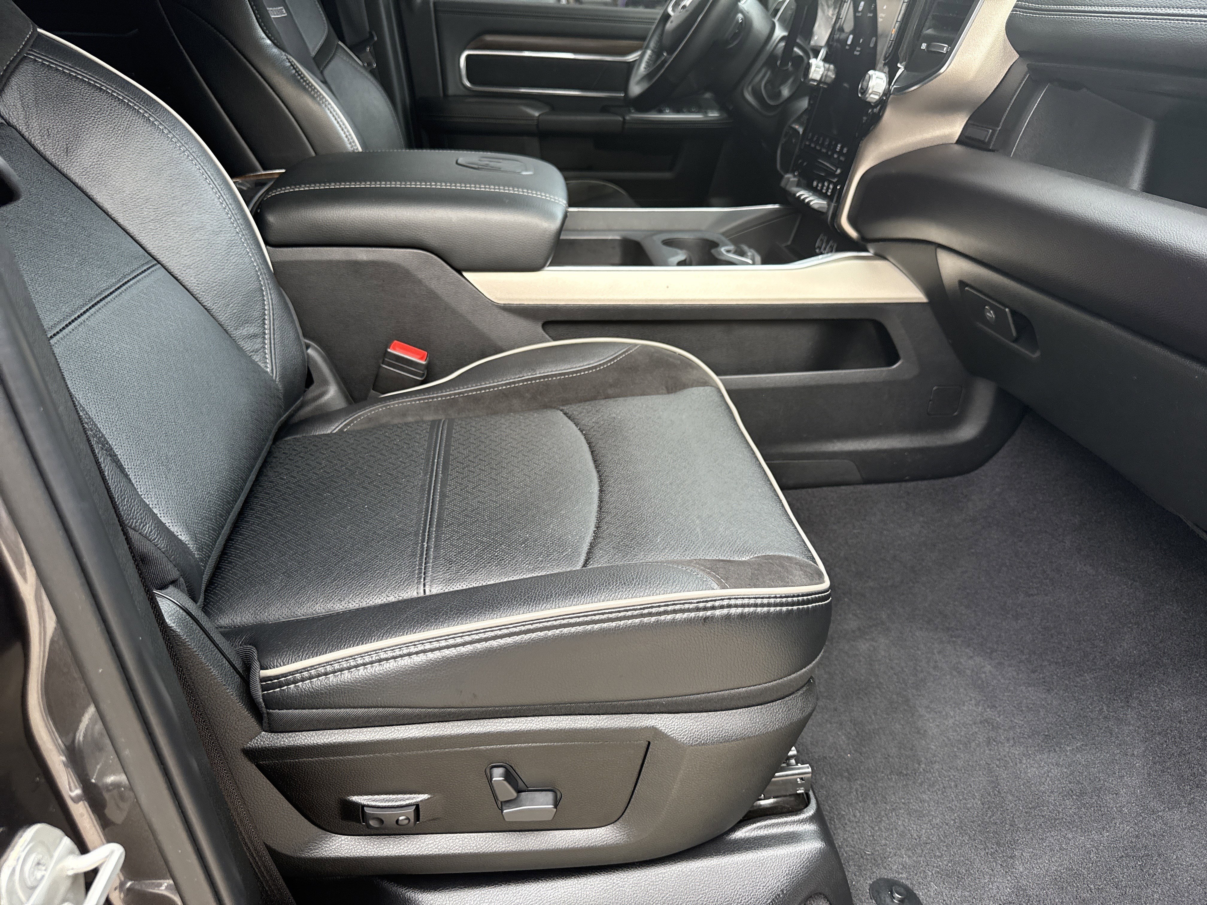 Used 2024 RAM 3500 Laramie w/ Bed Utility Group image 15