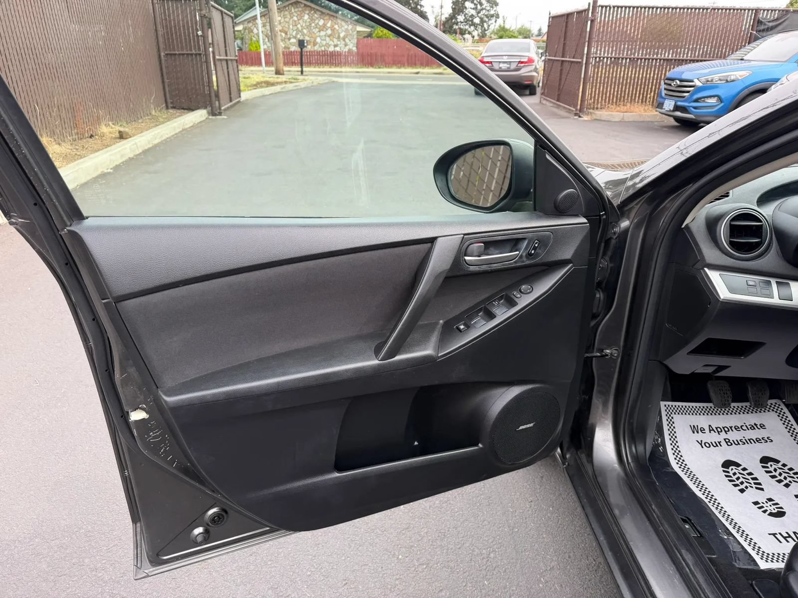 Used 2010 MAZDA MAZDA3 i Touring FWD image 9