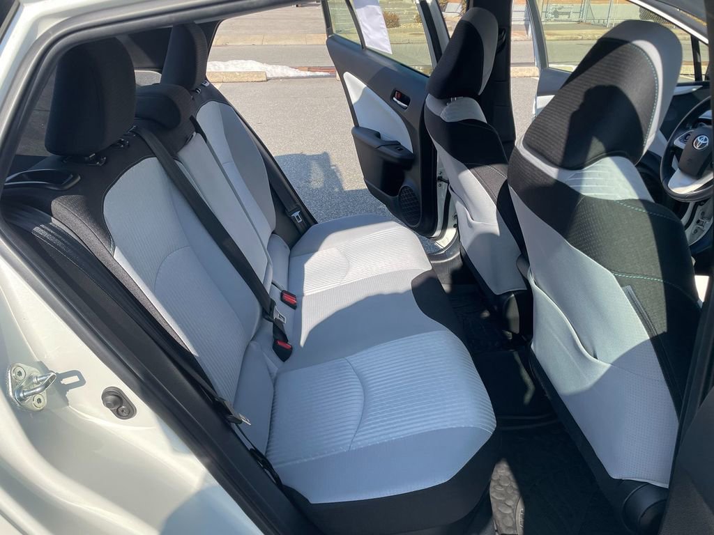 Used 2018 Toyota Prius Three image 26