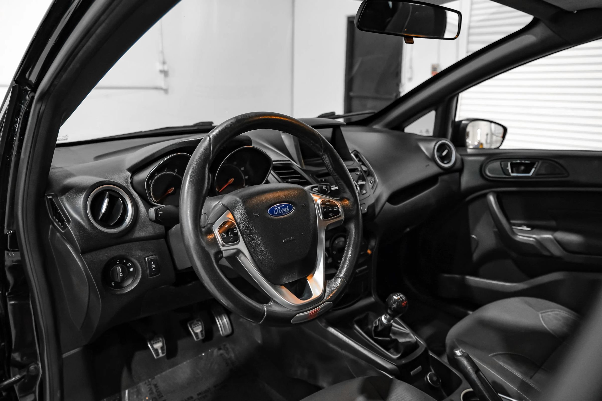 Used 2017 Ford Fiesta ST FWD image 16