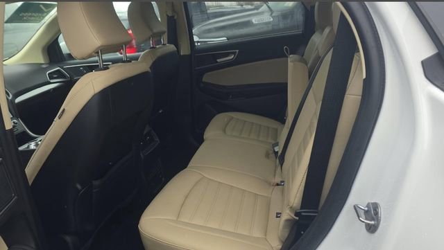 Used 2024 Ford Edge SEL w/ Convenience Package image 5
