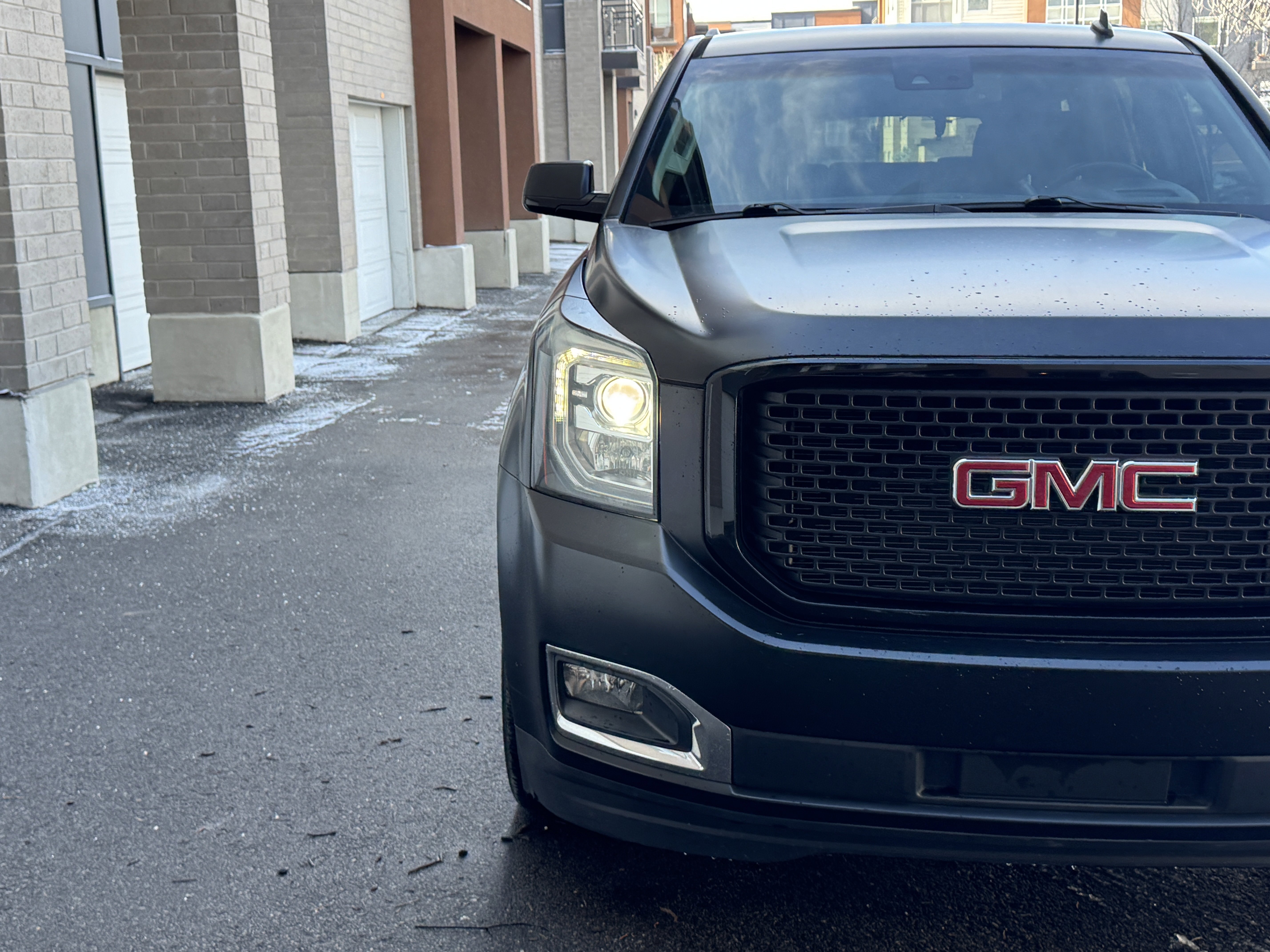 Used 2015 GMC Yukon Denali w/ Touring Package AWD/4WD image 10