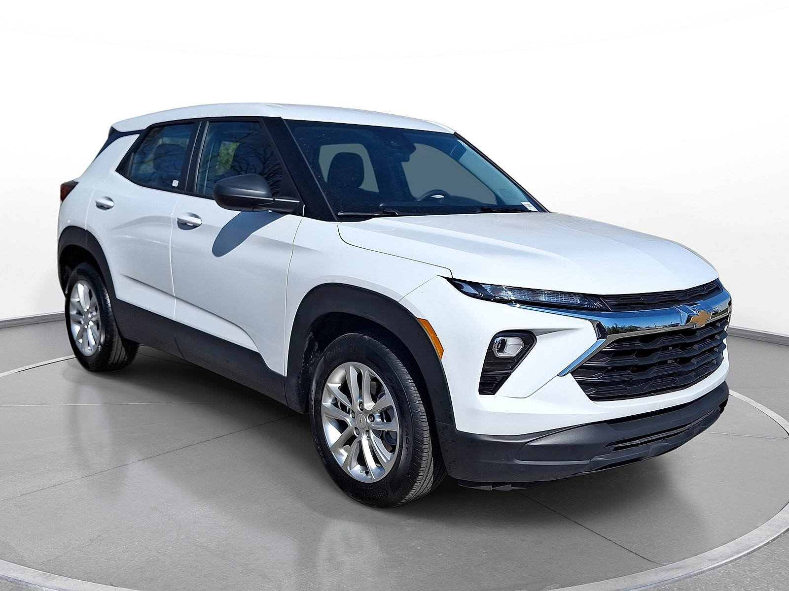 Used 2025 Chevrolet TrailBlazer LS FWD image 1