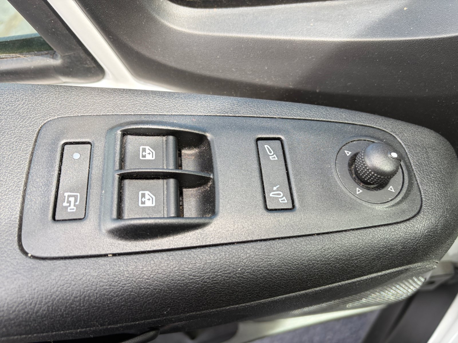Used 2025 RAM ProMaster 2500 w/ Convenience Group FWD image 13