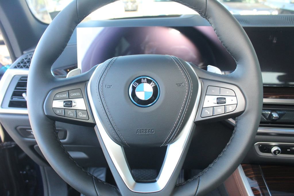 New 2026 BMW X5 xDrive50e w/ Executive Package image 15