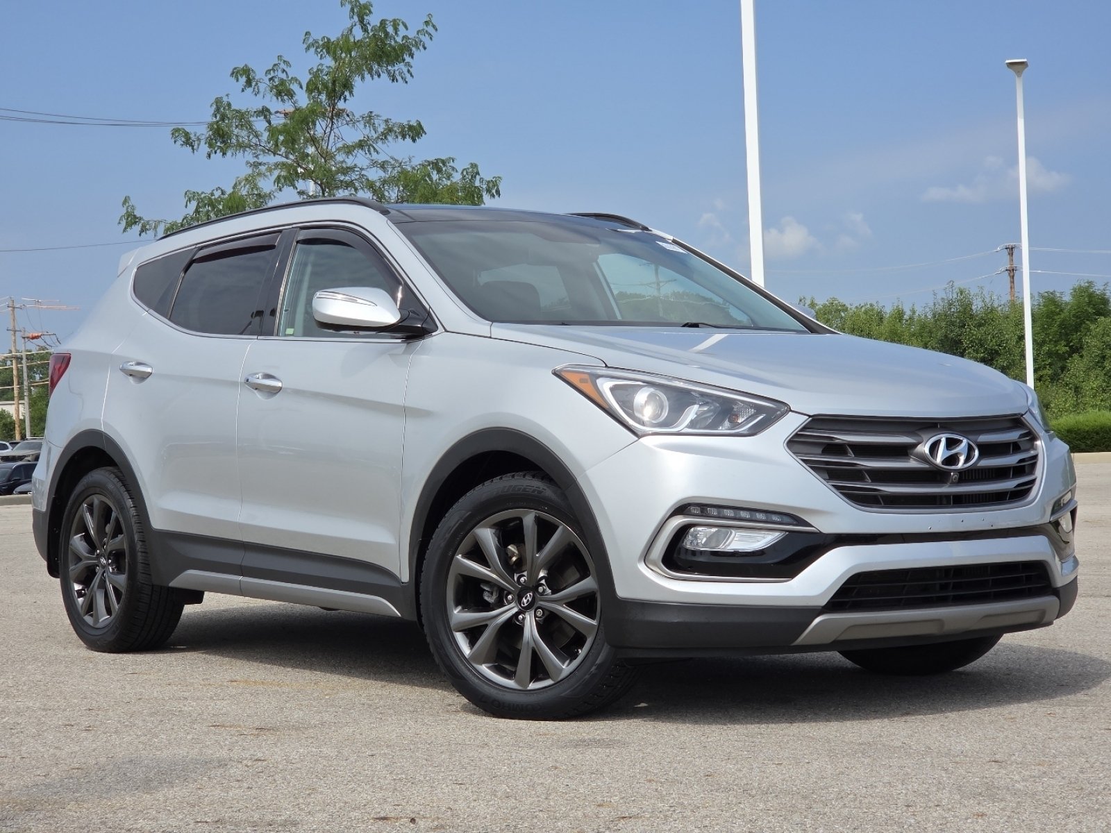 Used 2018 Hyundai Santa Fe Sport AWD/4WD image 2