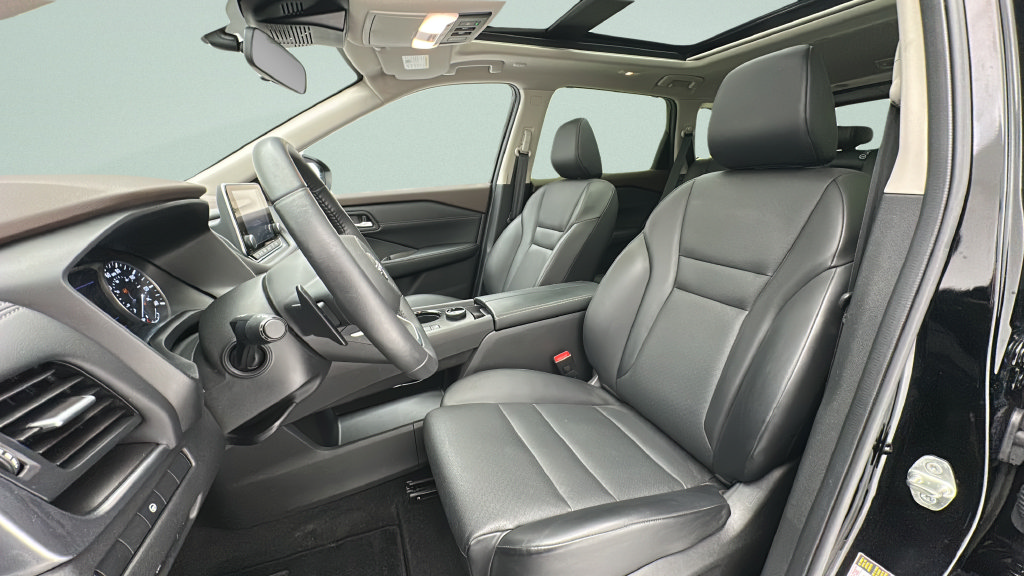 Used 2023 Nissan Rogue SV w/ SV Premium B Package AWD/4WD image 14