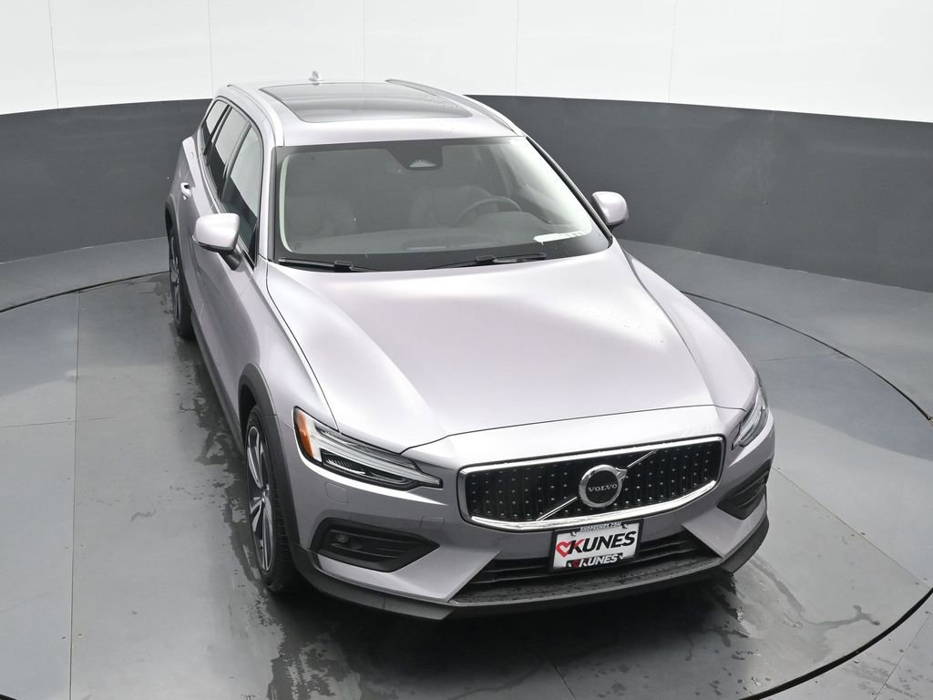 New 2026 Volvo V60 B5 Cross Country Plus w/ Climate Package AWD/4WD image 33