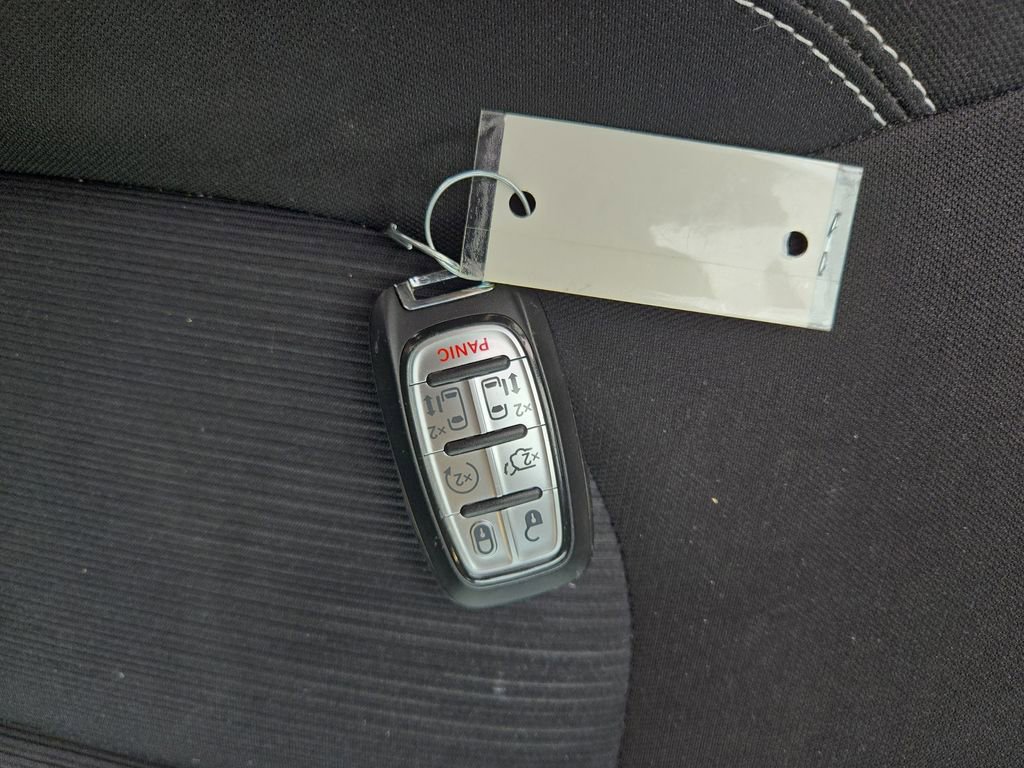 Used 2023 Chrysler Voyager LX FWD image 28