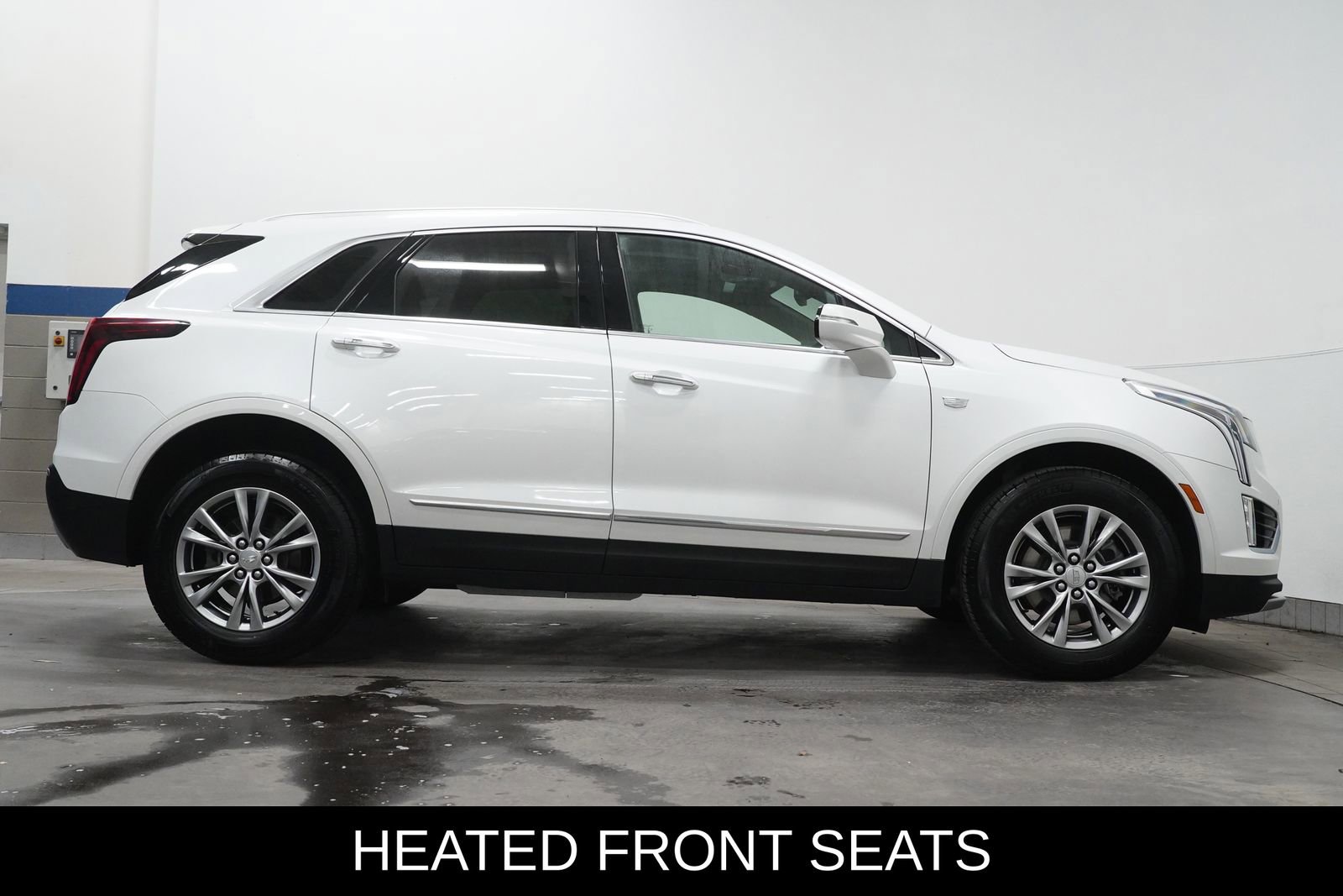 Used 2022 Cadillac XT5 Premium Luxury w/ LPO, Floor Liner Package image 7