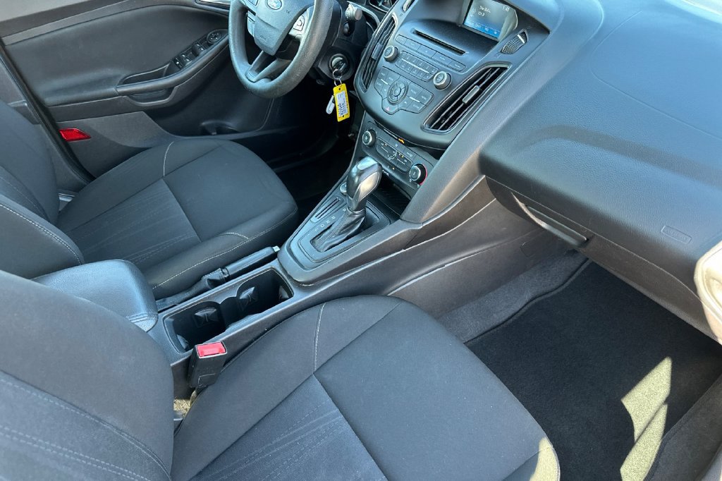 Used 2015 Ford Focus SE FWD image 17