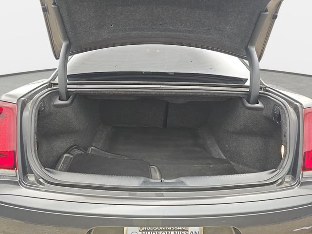 Used 2019 Chrysler 300 Touring w/ Sport Appearance Package RWD image 29