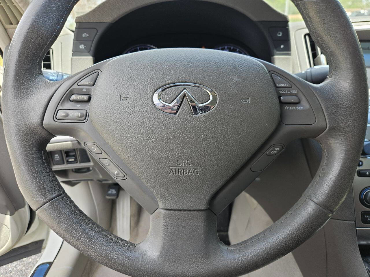 Used 2015 INFINITI Q40 AWD w/ Navigation Package image 22