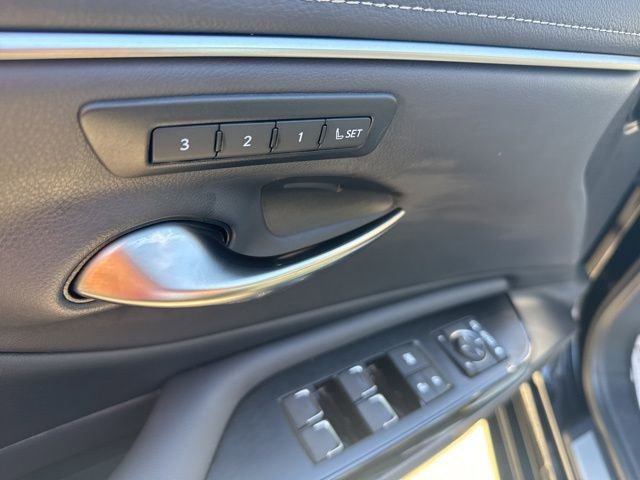 Used 2025 Lexus ES 300h F Sport FWD image 36
