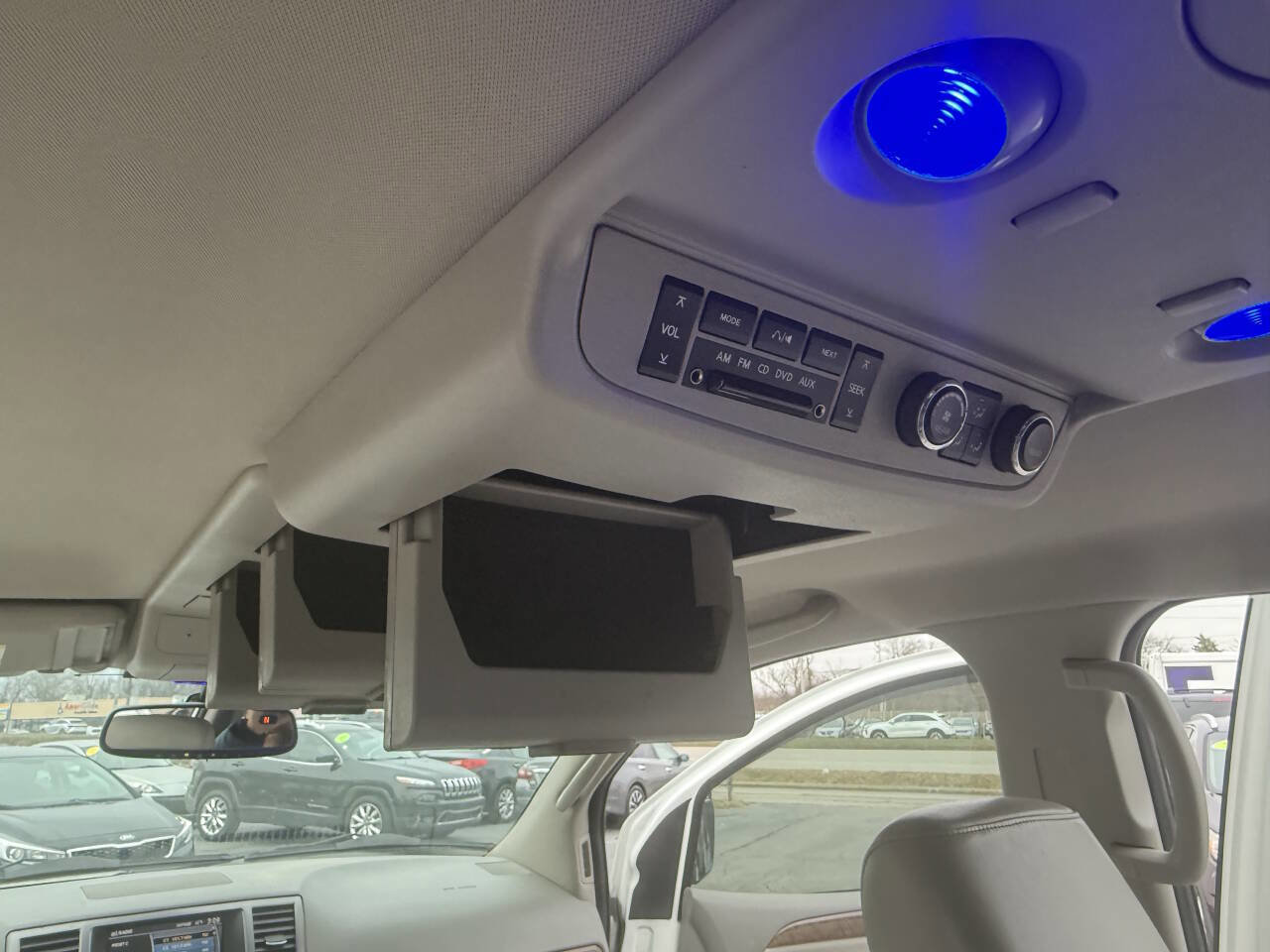 Used 2010 Nissan Armada Titanium image 11