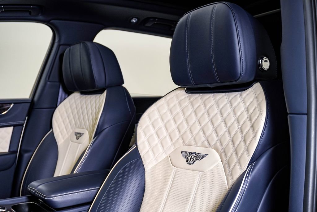 Used 2022 Bentley Bentayga AWD/4WD image 20