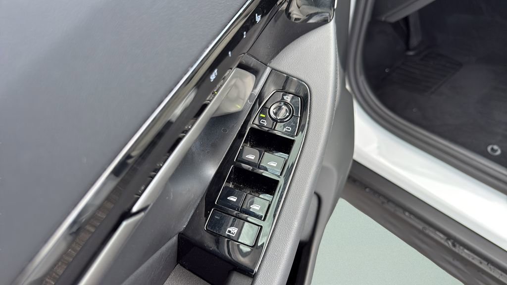 Certified 2026 BMW 530i w/ Premium Package image 16