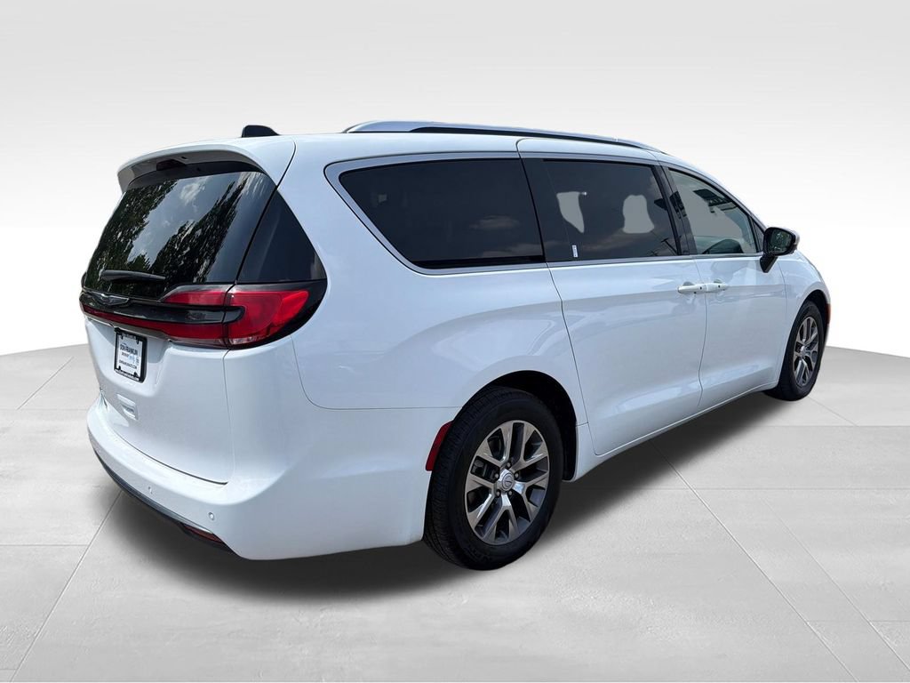 Used 2026 Chrysler Pacifica Pinnacle FWD image 5