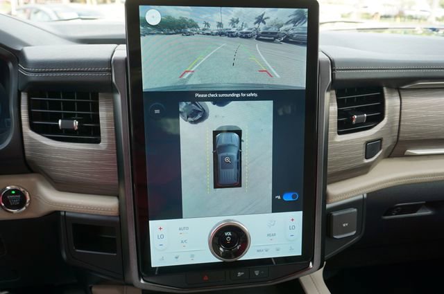 Certified 2022 Ford Expedition Limited image 13