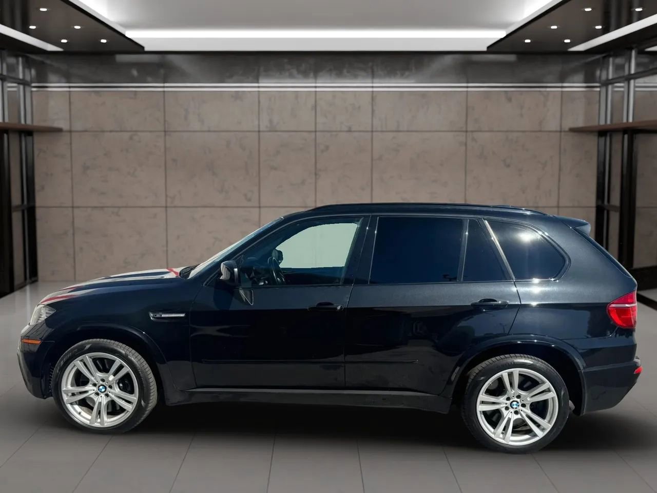 Used 2011 BMW X5 M xDrive Sport Utility 4D image 3
