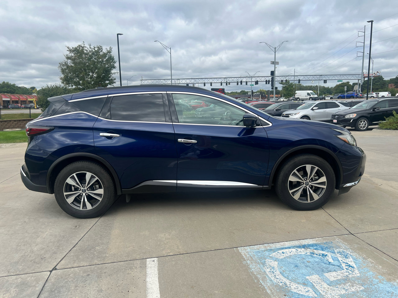 Used 2023 Nissan Murano SV image 5