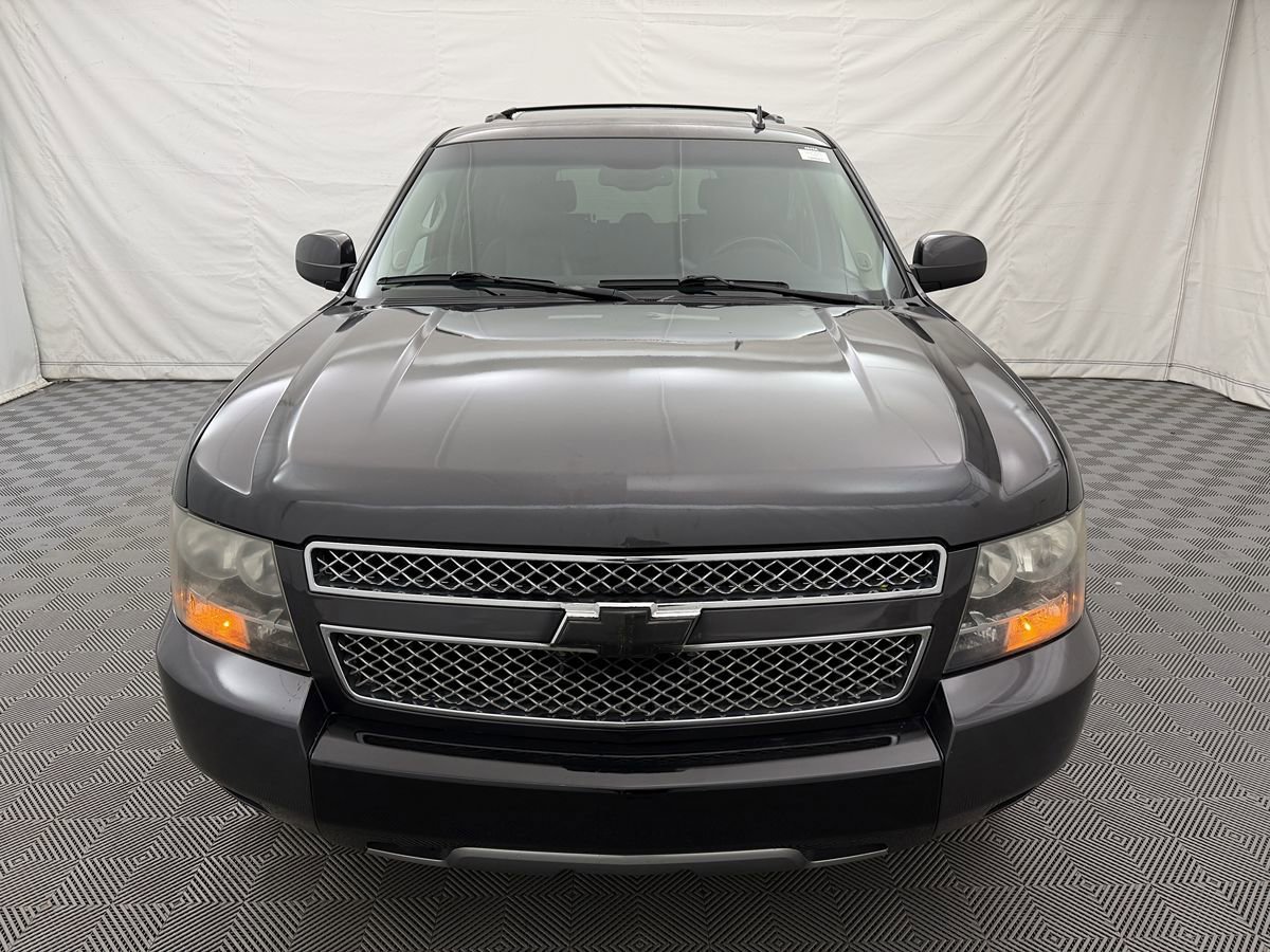 Used 2010 Chevrolet Tahoe LT w/ Luxury Package RWD image 3
