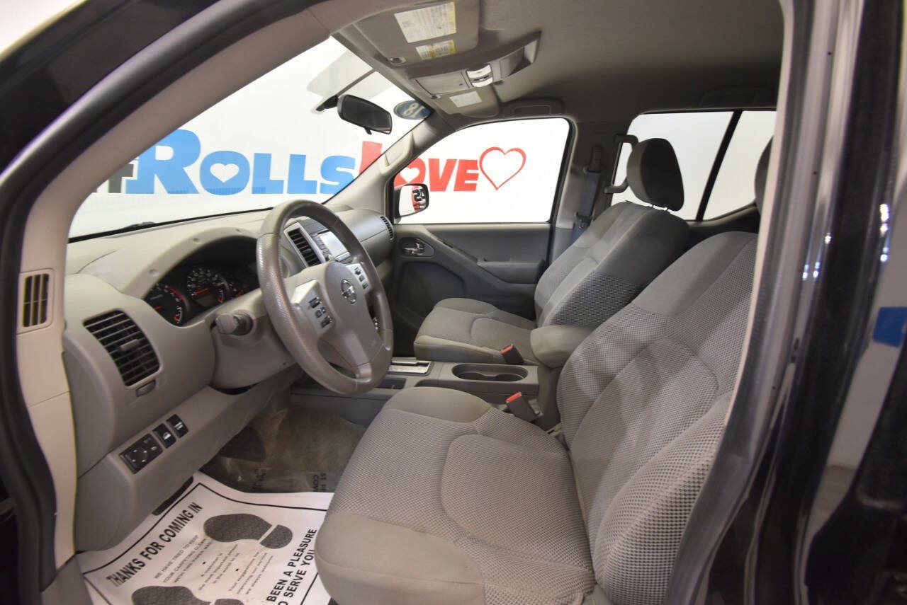 Used 2018 Nissan Frontier SV AWD/4WD image 12