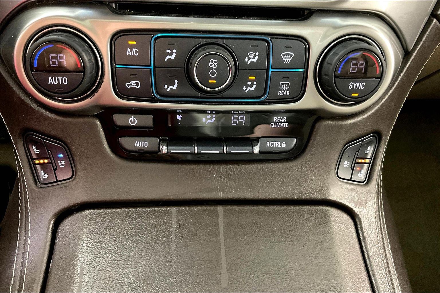 Used 2019 Chevrolet Tahoe Premier AWD/4WD image 39