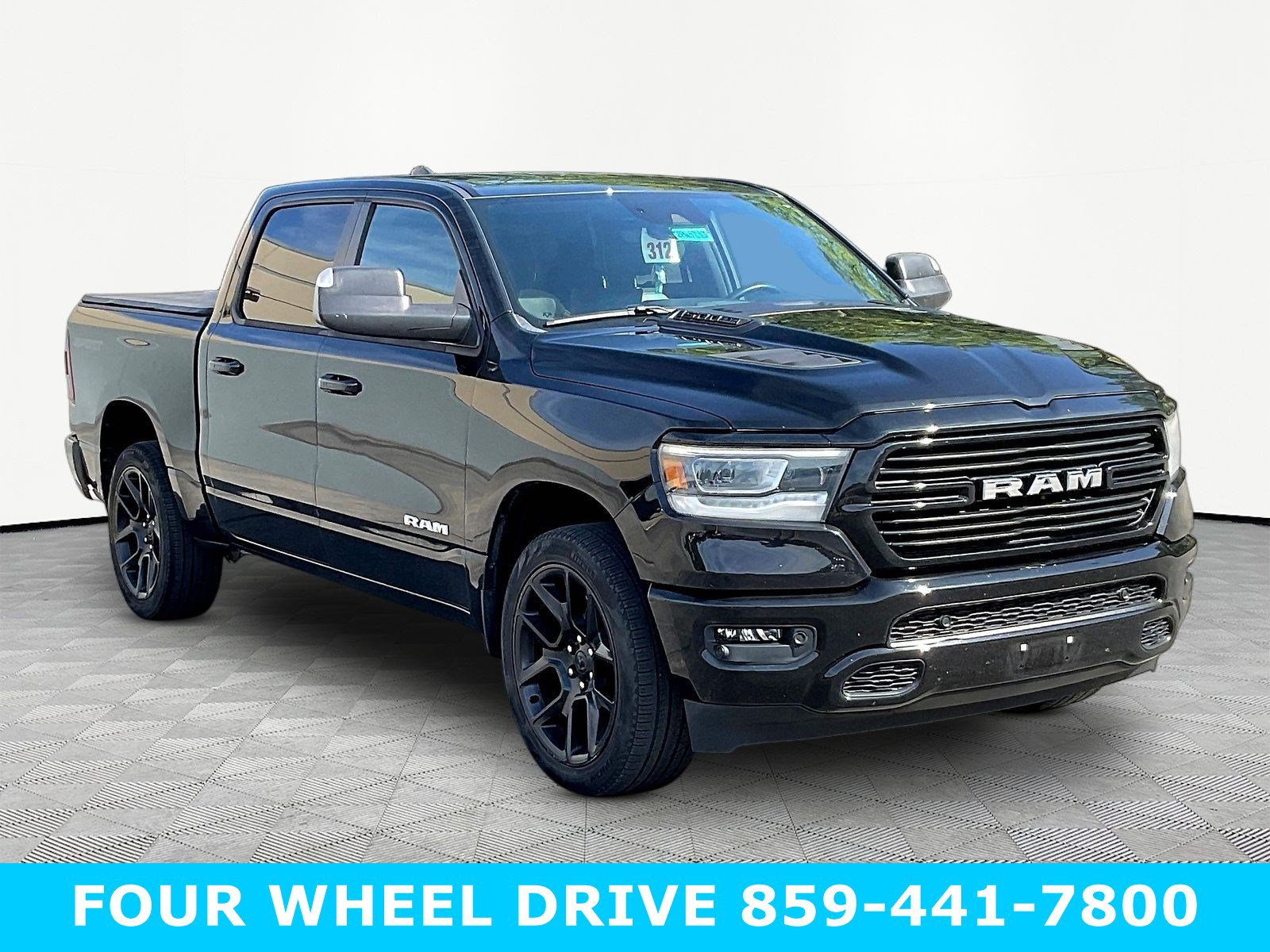 Used 2023 RAM 1500 Laramie AWD/4WD image 3