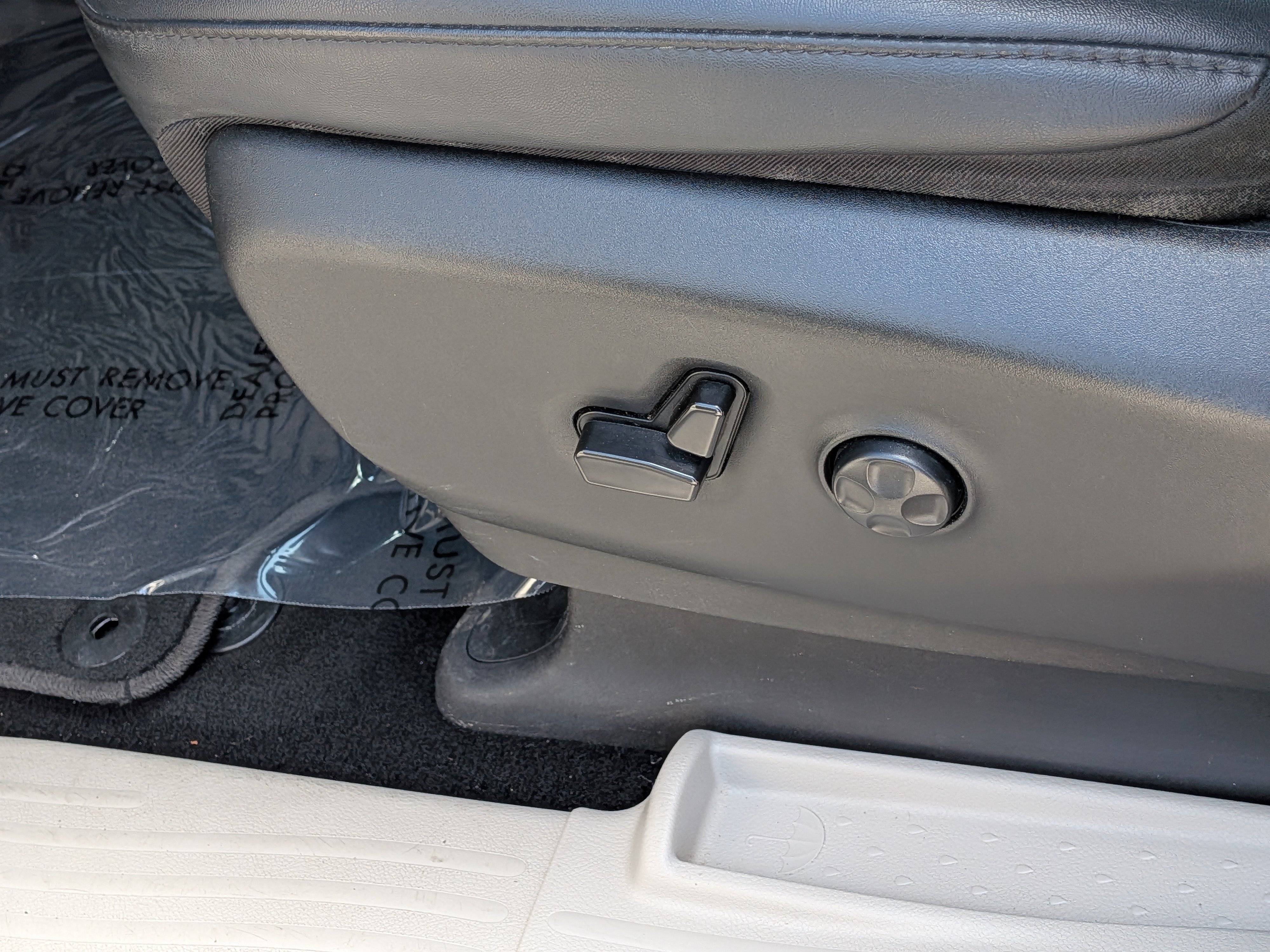 Used 2024 Chrysler Pacifica Limited FWD image 23