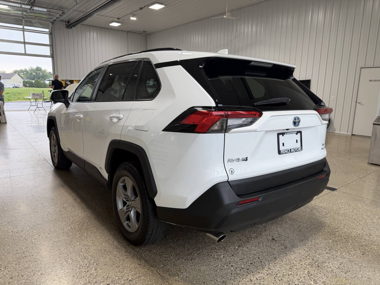 Used 2023 Toyota RAV4 XLE w/ Convenience Package AWD/4WD image 4