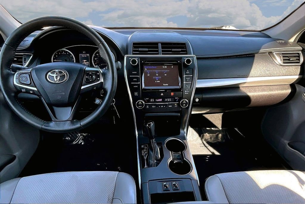 Used 2017 Toyota Camry XSE FWD image 9