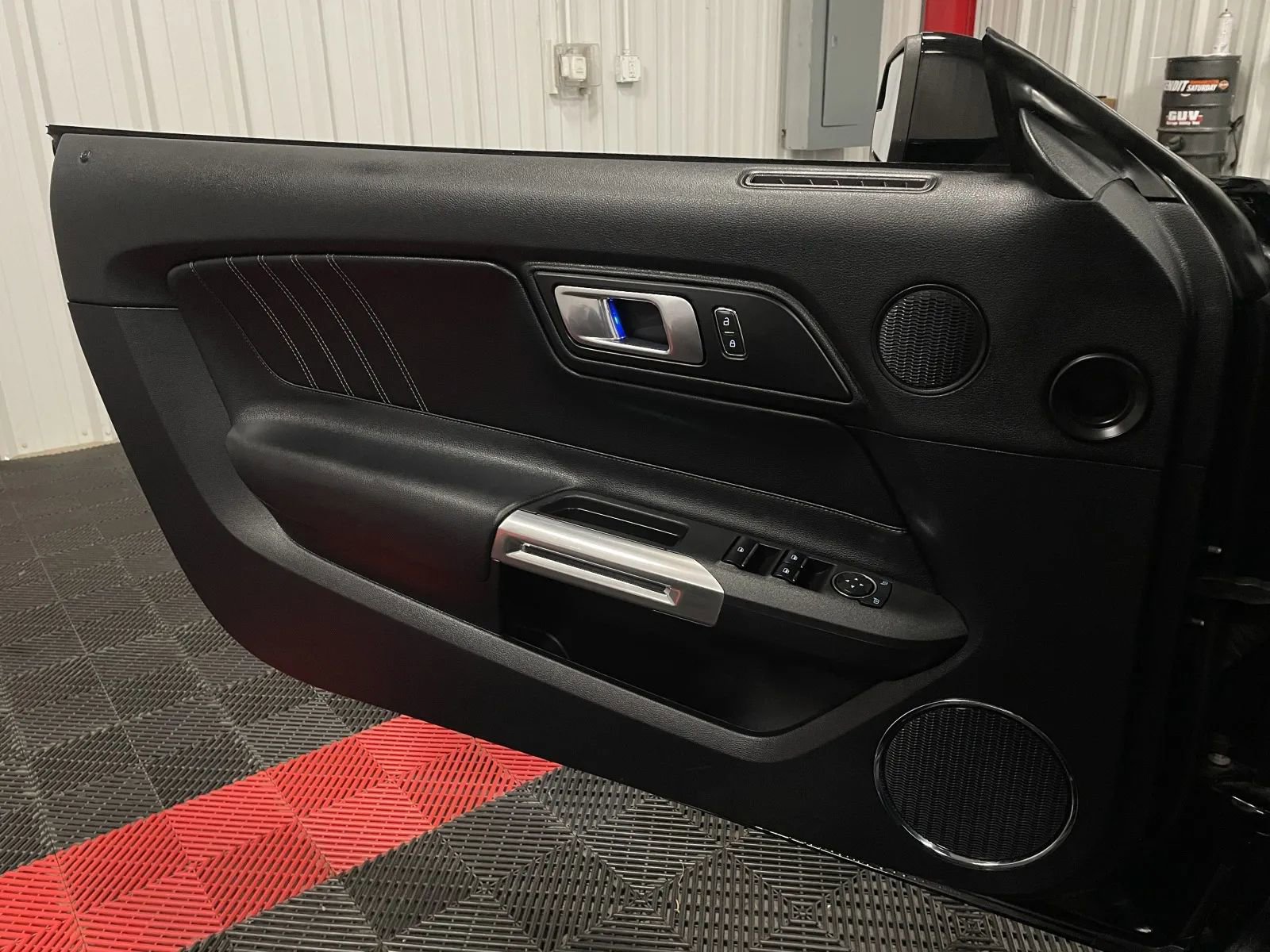 Used 2019 Ford Mustang Premium image 28