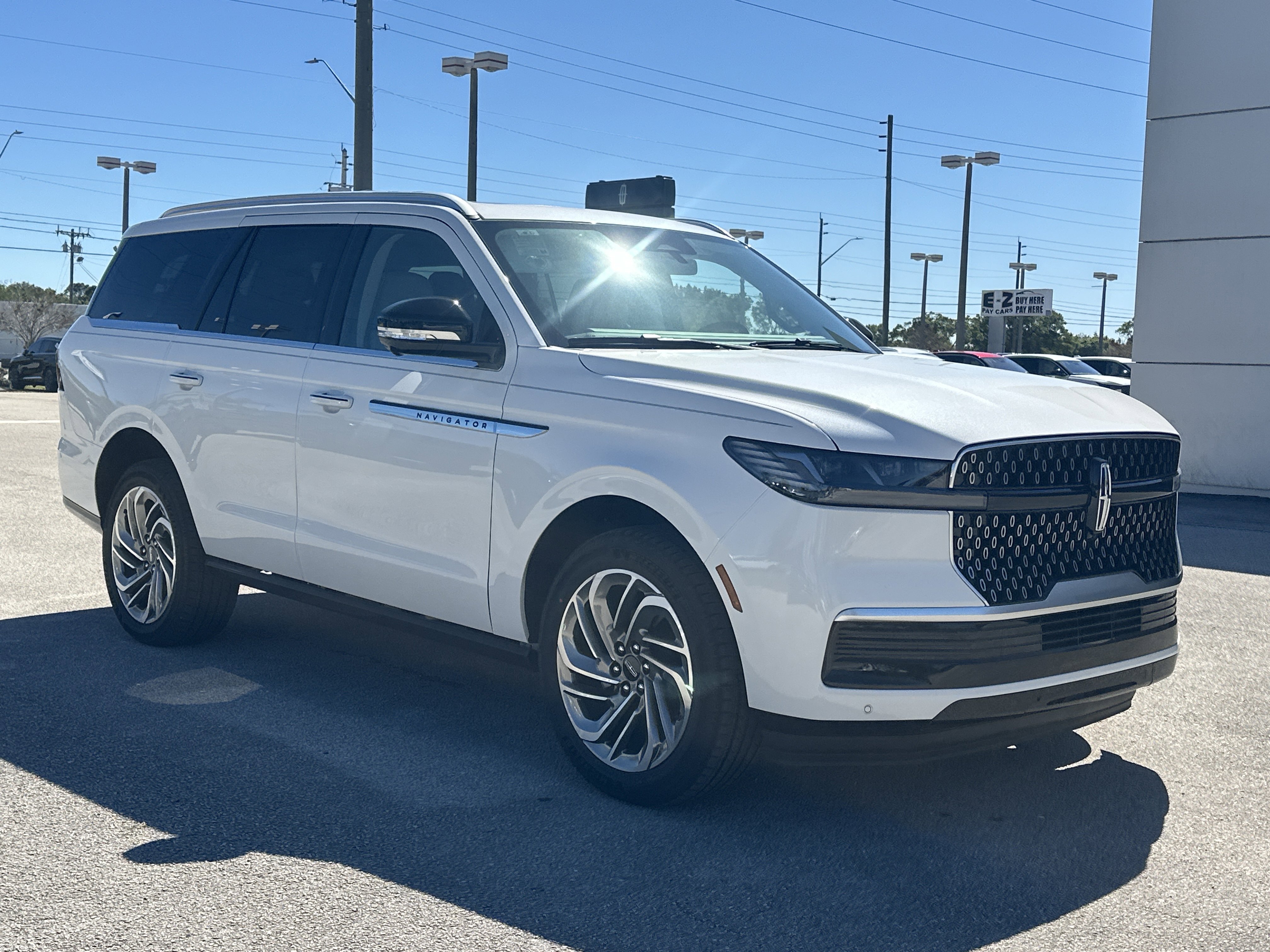 New 2026 Lincoln Navigator Reserve AWD/4WD image 4