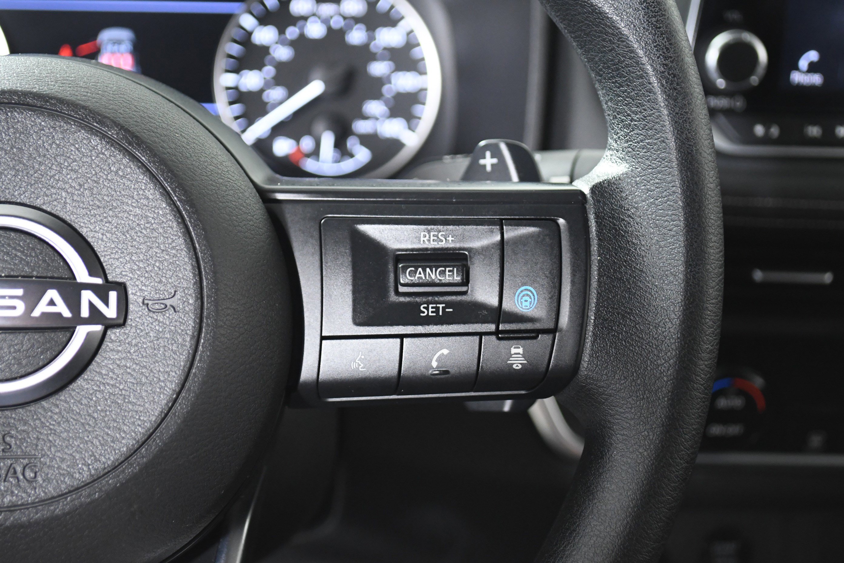 Used 2024 Nissan Rogue SV image 13